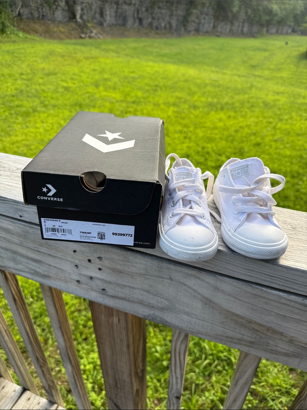 Converse Kids Low-Top Sneakers in White